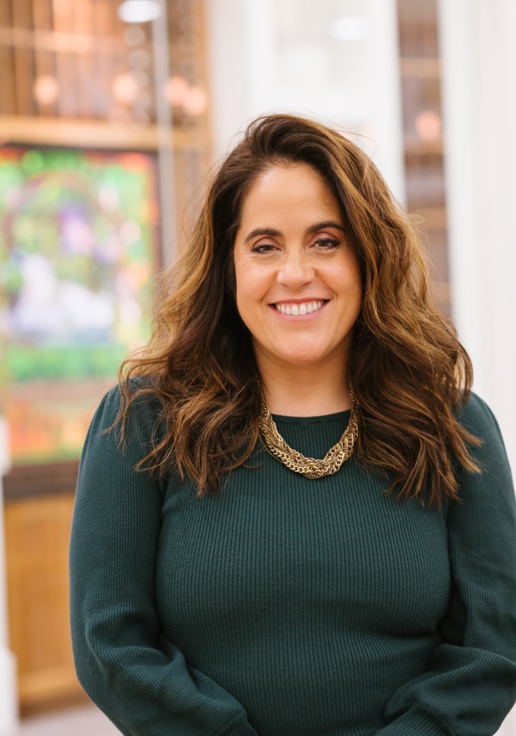 Headshot of Kelly Rossi Aikin