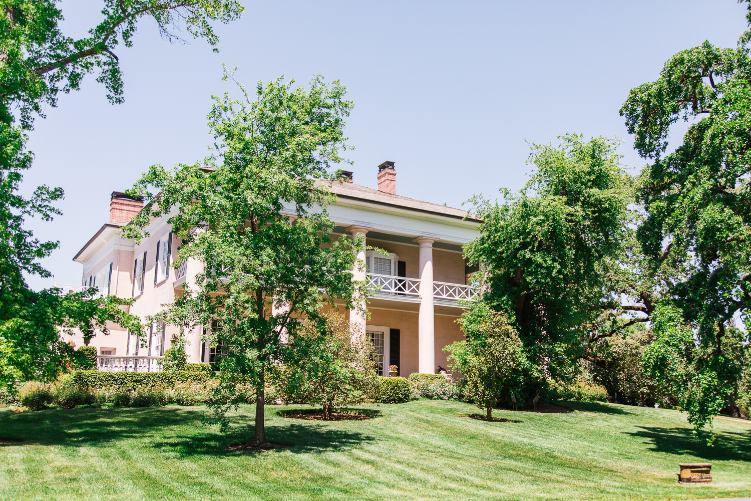 2023 Oak Knoll Luncheon at Lamoreaux Mansion